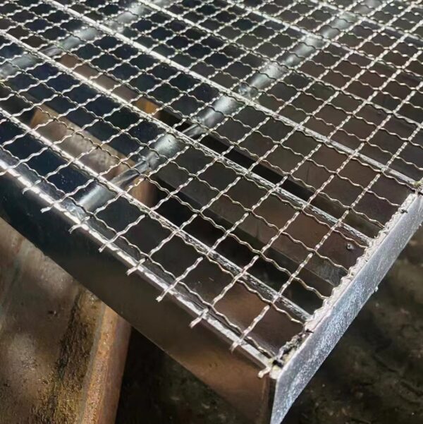 New steel grating