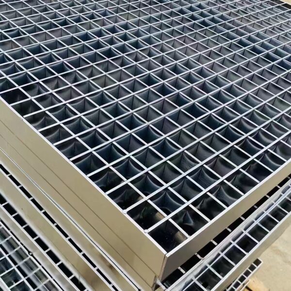 Stainless steel grating